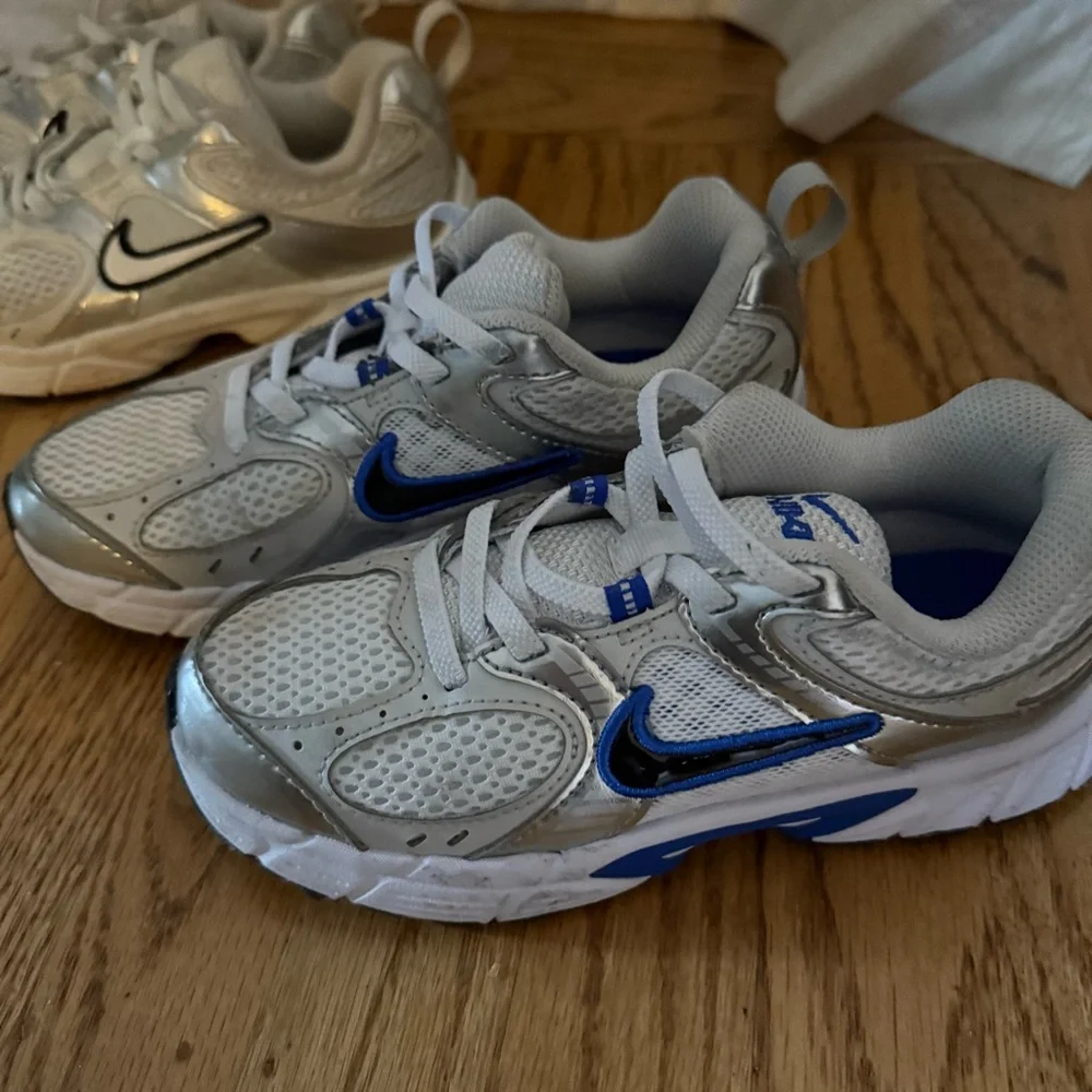 Nike Bundle (3 Pairs) – Size 1Y + 1.5Y | V2K Run | Vomero 5 - Picture 5 of 15